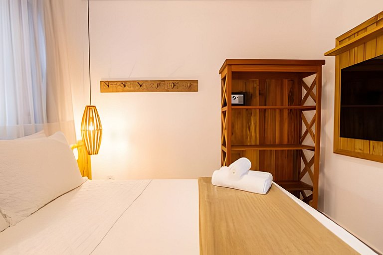 Apê de charme em condomínio exclusivo na R. Mucugê