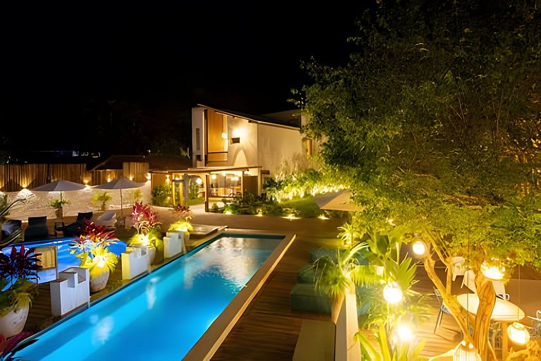 Apê de charme em condomínio exclusivo na R. Mucugê