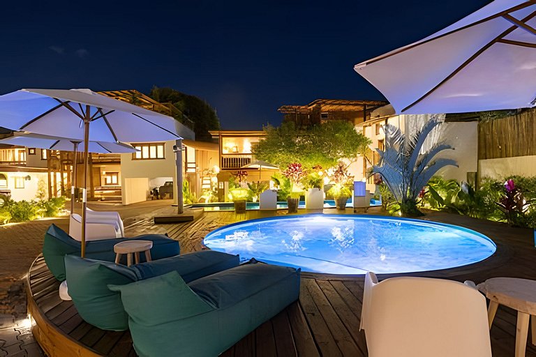 Apê de charme em condomínio exclusivo na R. Mucugê