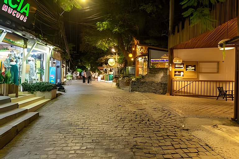 Apê de charme em condomínio exclusivo na R. Mucugê