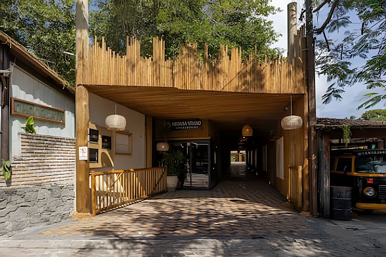 Suíte delícia com 2 piscinas na Rua do Mucugê