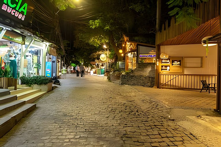 Suíte delícia com 2 piscinas na Rua do Mucugê