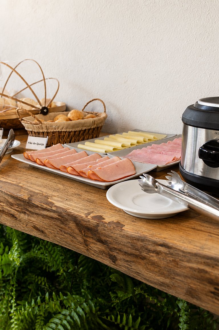 Apê Taípe | Rustic Chic na Rua do Mucugê + Café da Manhã Opc